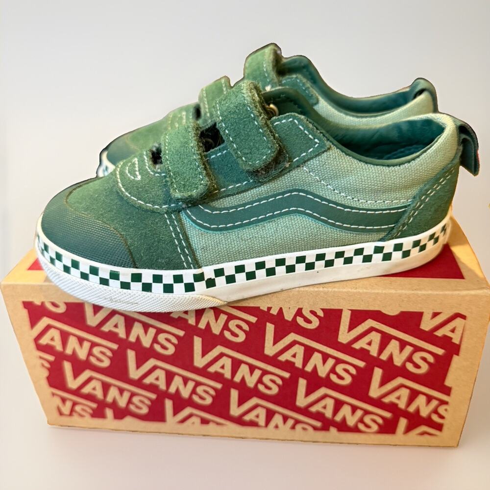 VANS Ward V Dw. Shoes Little Kids Sz 9 Green Suede Low Top Two Strap GUC w/Box
